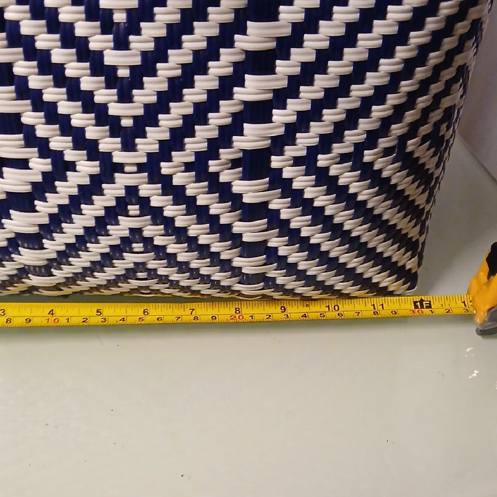 Elegant Navy and Cream Geometric Tote - Picture 8 of 10